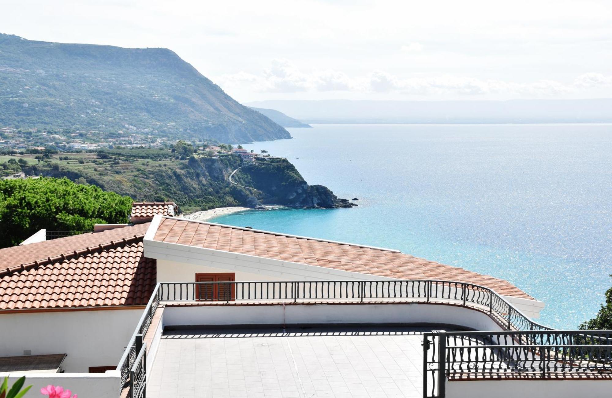 Calabria Beach Villa'S Капо Ватикано Екстериор снимка